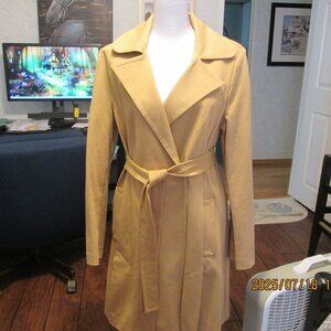 NWOT cabi Love TrenchCassablanca Coat with Tie Belt Size Large Camel